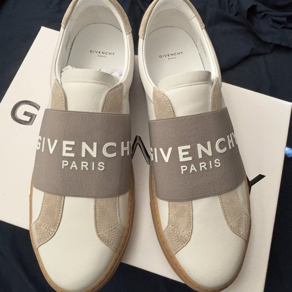 Givenchy Men's Cream and Gray Sneakers